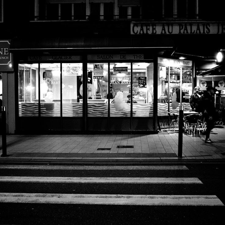 Outdoor terrace seating suitable for families in Portland